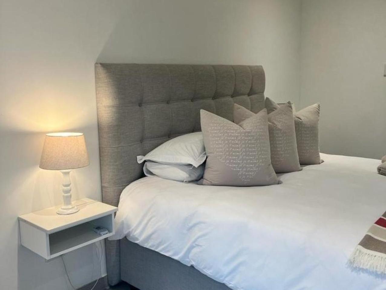 Kelly'S Beachfront Apartments Port Alfred Ruang foto